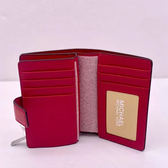 Michael Kors Jet Set Medium Printed Signature
Logo Wallet - Picture 4 of 14